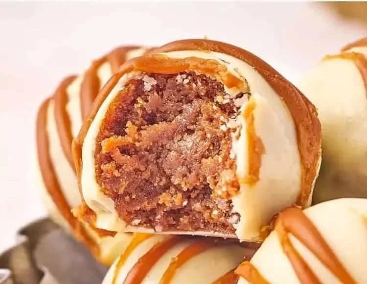 Delicious no-bake Biscoff truffles ready to enjoy.