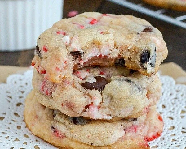 Delicious Peppermint Oreo Crunch Cookies on a festive plate